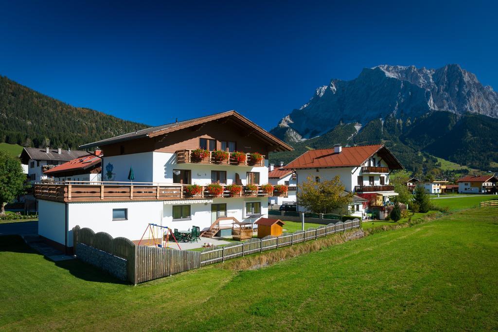 Haus Enzian Apartment Lermoos Exterior foto